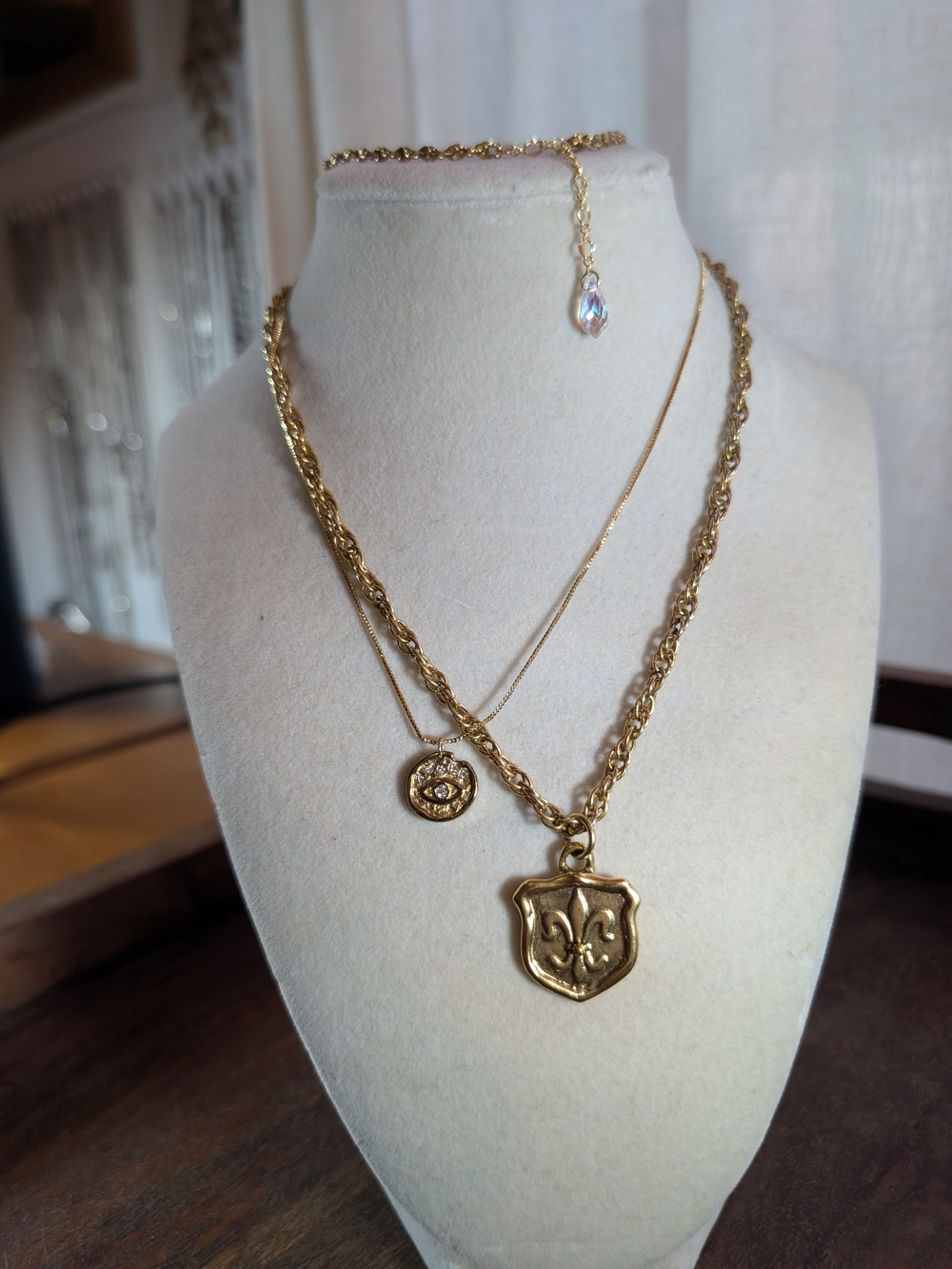 Gold Mystical Necklace & Bracelet Jewelry Set